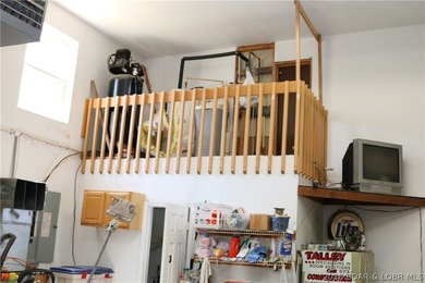 LARGE COUNTRY HOME WITH HIGHLY DESIRABLE LOCATION. ALMOST 4200 - photo 47
