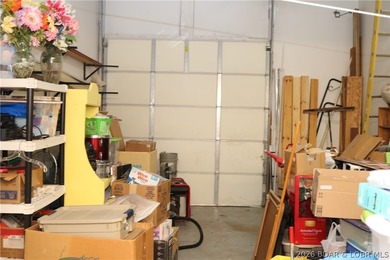 LARGE COUNTRY HOME WITH HIGHLY DESIRABLE LOCATION. ALMOST 4200 - photo 48