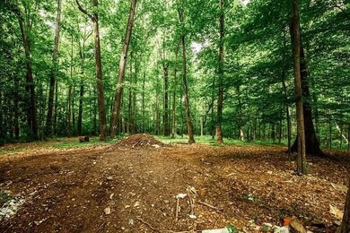This hidden gem is waiting for you! Here is a unique opportunity - photo 8