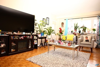 Stunning end unit 2-bedroom, 2-bath condo located in the - photo 4