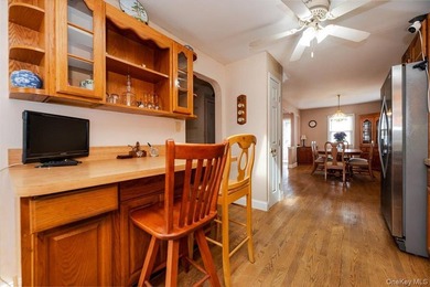 WELL KEPT CAPE IN THE HEART OF NORTH SEAFORD! THIS QUAINT - photo 5