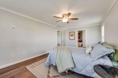 Welcome to your dream lake retreat! This beautifully updated - photo 15