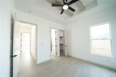 Step into modern elegance in Los Lagos, one of Edinburg's - photo 17