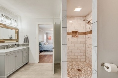 Welcome to your dream lake retreat! This beautifully updated - photo 17