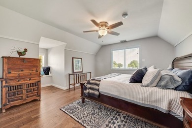 Welcome to your dream lake retreat! This beautifully updated - photo 21