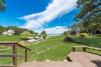 Welcome to your dream lake retreat! This beautifully updated - photo 28