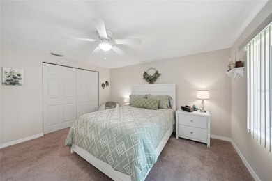 Welcome home to this beautifully updated 3 bedroom, 2 bathroom - photo 12