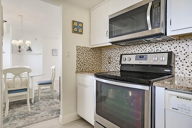 Exceptional oceanfront life style on Jupiter Beach. Offering - photo 13