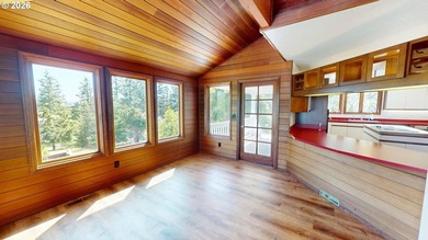 Stunning Mountain Views, Thoughtful Updates & Room to - photo 13