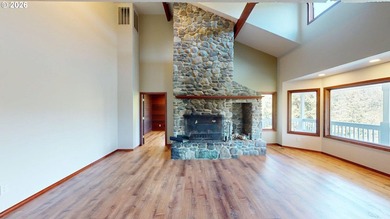 Stunning Mountain Views, Thoughtful Updates & Room to - photo 16