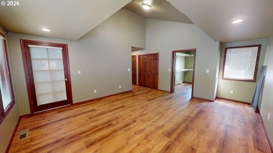 Stunning Mountain Views, Thoughtful Updates & Room to - photo 25