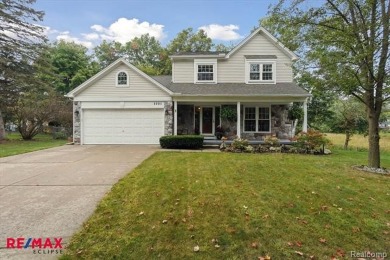 Lake Home Sale Pending in Waterford, Michigan