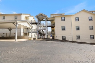 MOTIVATED SELLER! Welcome to easy lake living! This beautifully - photo 32