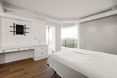 This beautiful unit has recently been renovated and offers a - photo 34