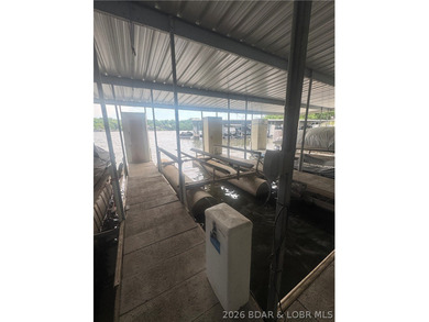 MOTIVATED SELLER! Welcome to easy lake living! This beautifully - photo 46