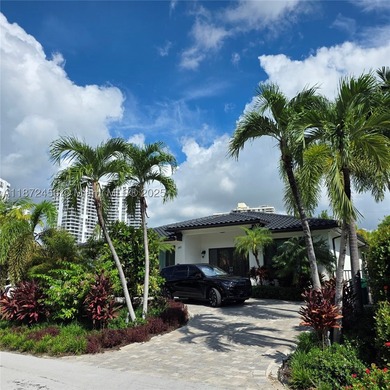***Stunning one-story custom-built residence, designed with - photo 2