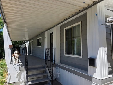 This beautiful Home is located in the heart of Salt Lake County - photo 2