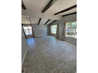 This beautiful Home is located in the heart of Salt Lake County - photo 4
