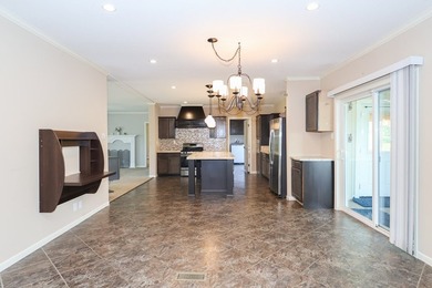 Custom double-wide mobile home conveniently located just minutes - photo 19