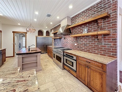 *** MOTIVATED SELLER - BRING ALL OFFERS. AVAILABLE FOR A QUICK - photo 10