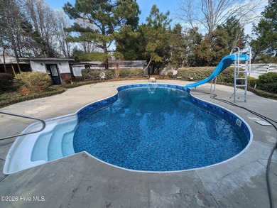 Truly incredible and remarkable property with value around every - photo 7