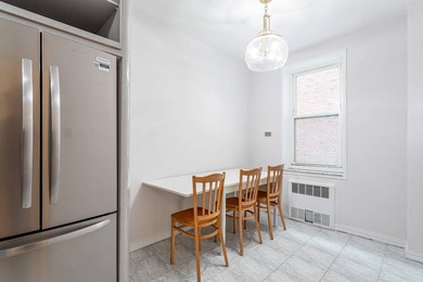 Beautifully renovated 1-bedroom, 1-bathroom co-op apartment - photo 4