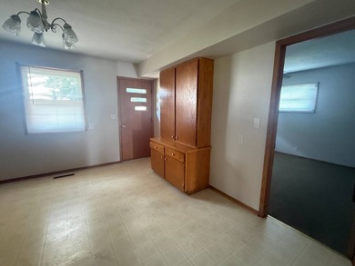 Ranch style home with 4 bedrooms, 2 bathrooms and attached one - photo 22