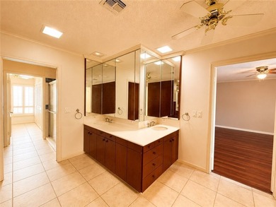 Welcome to this nicely maintained townhome in Carriage Park! As - photo 25