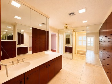 Welcome to this nicely maintained townhome in Carriage Park! As - photo 26