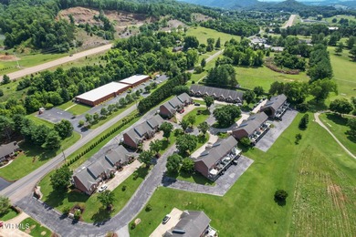 BACK ON MARKET, NO FAULT OF SELLER, WAS DUE TO BUYERS ABILITY TO - photo 31