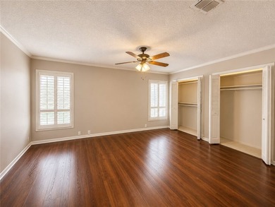 Welcome to this nicely maintained townhome in Carriage Park! As - photo 32