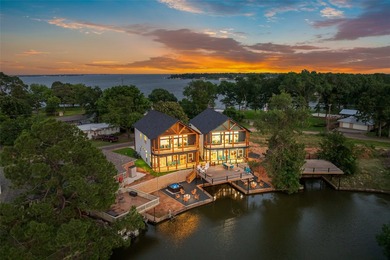MOTIVATED SELLER WILL LOOK AT ALL OFFERS! This stunning - photo 1