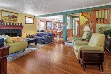 Welcome to 84-20 Charlecote Ridge, a beautifully maintained - photo 6