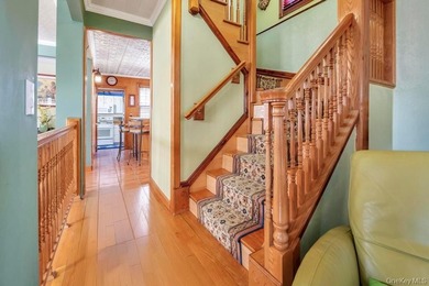 Welcome to 84-20 Charlecote Ridge, a beautifully maintained - photo 7