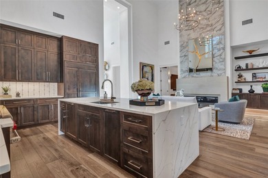 ELEVATED LIVING, EXPERTLY SCALED! This stunning SINGLE story - photo 11