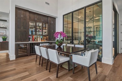 ELEVATED LIVING, EXPERTLY SCALED! This stunning SINGLE story - photo 16