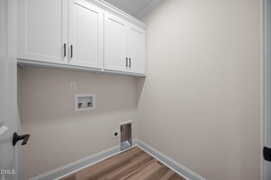 Welcome to this stunning new construction home in a resort style - photo 19