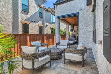 ELEVATED LIVING, EXPERTLY SCALED! This stunning SINGLE story - photo 23