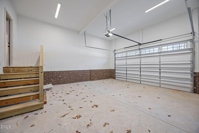 Welcome to this stunning new construction home in a resort style - photo 26