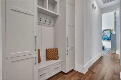 ELEVATED LIVING, EXPERTLY SCALED! This stunning SINGLE story - photo 30