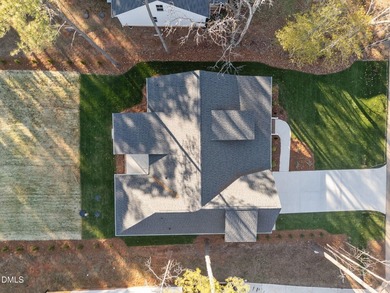 Welcome to this stunning new construction home in a resort style - photo 31