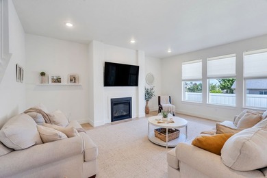 LIKE NEW IN THE HEART OF MAPLETON! This beautifully maintained - photo 8
