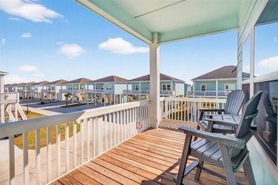 Coastal charm meets investment opportunity in this 3-bedroom - photo 2