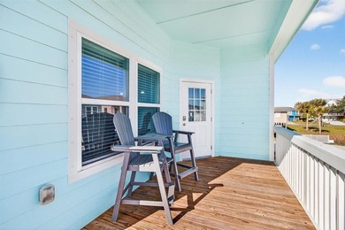 Coastal charm meets investment opportunity in this 3-bedroom - photo 3