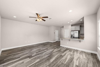 Welcome to effortless coastal living in the heart of Santa Rosa - photo 13