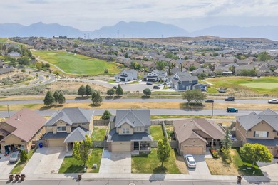 Beautifully renovated and ideally located near the Ranches Golf - photo 3