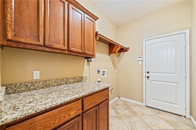 Welcome to this spacious 4-bedroom, 3-bathroom stucco home - photo 15