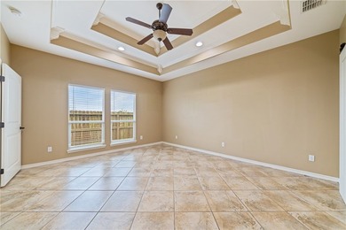Welcome to this spacious 4-bedroom, 3-bathroom stucco home - photo 17