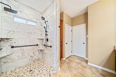 Welcome to this spacious 4-bedroom, 3-bathroom stucco home - photo 18