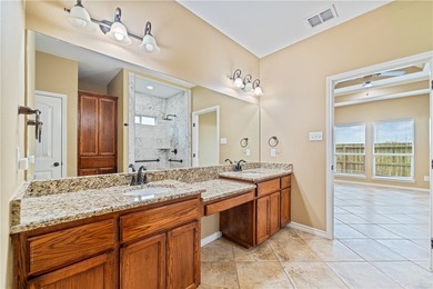 Welcome to this spacious 4-bedroom, 3-bathroom stucco home - photo 19